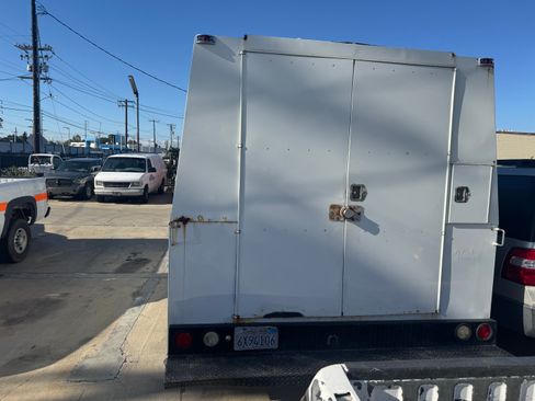 Used 2001 Chevrolet Express 3500 image 8