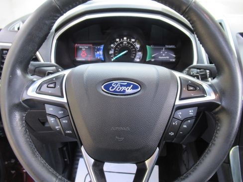Used 2017 Ford Edge Titanium image 12