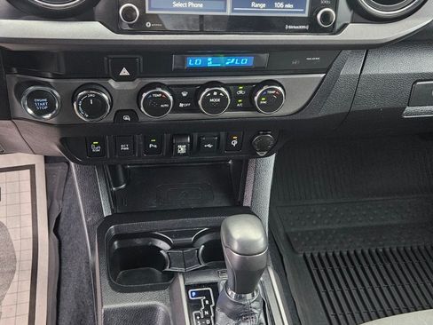 Used 2021 Toyota Tacoma image 11
