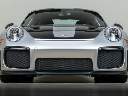 Used 2018 Porsche 911 GT2 RS image 13