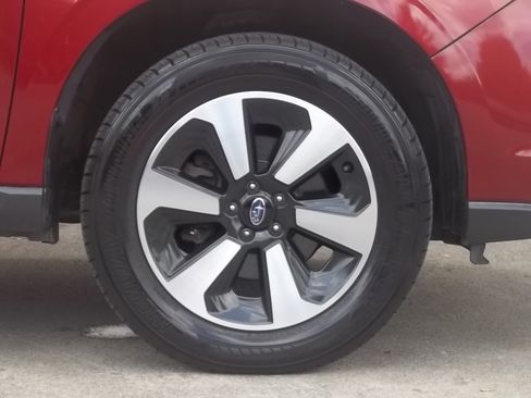 Used 2018 Subaru Forester 2.5i Premium image 16