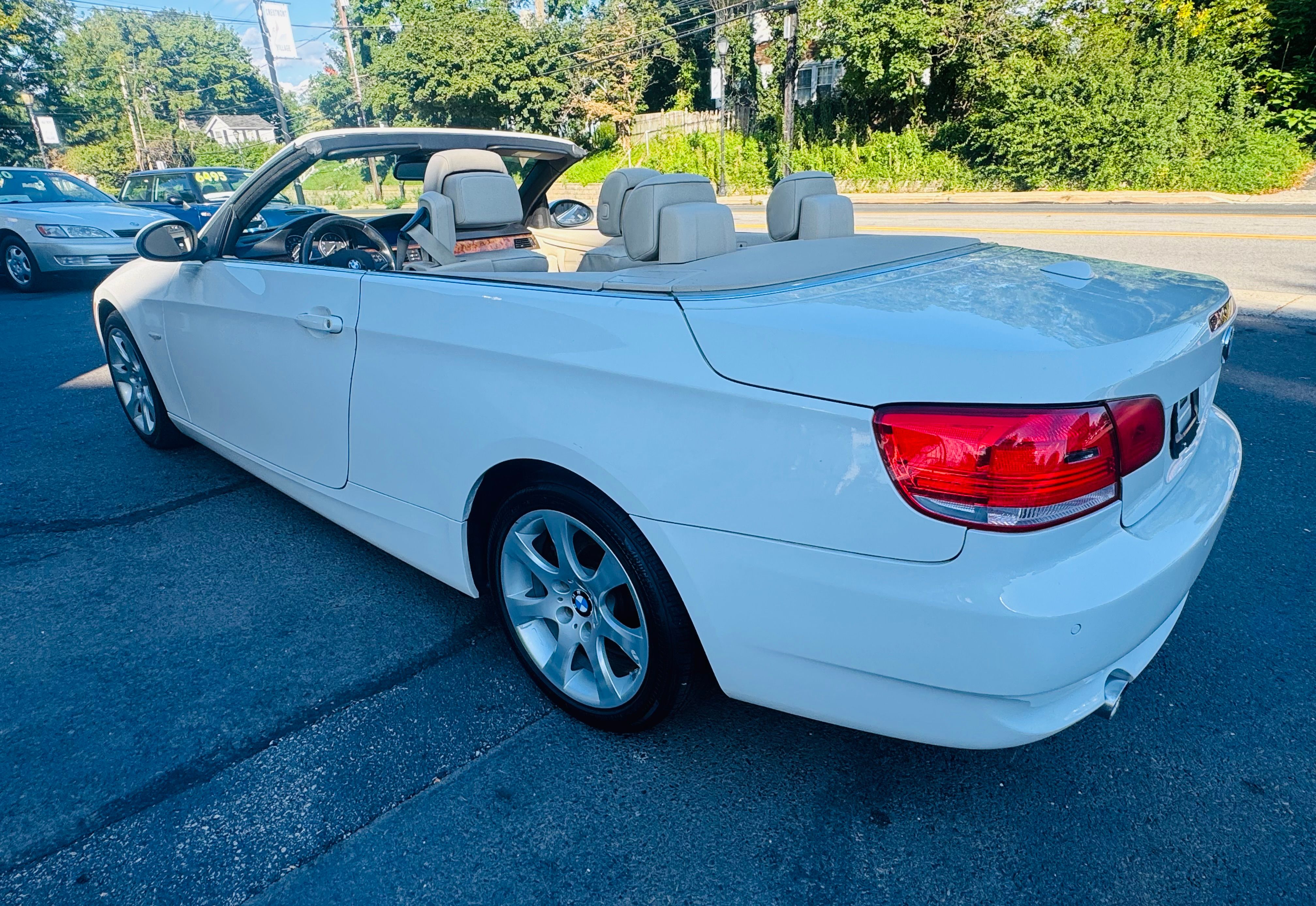 Used 2009 BMW 335i Convertible RWD image 6
