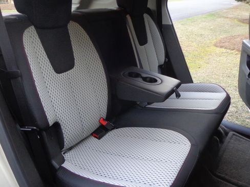 Used 2011 Chevrolet Equinox LS image 13