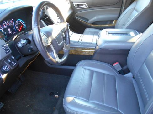Used 2017 GMC Yukon Denali image 7