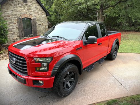 Used 2017 Ford F150 2WD SuperCab image 1