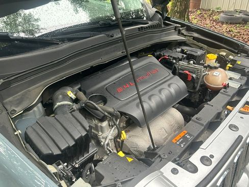 Used 2017 Jeep Renegade FWD Limited image 25