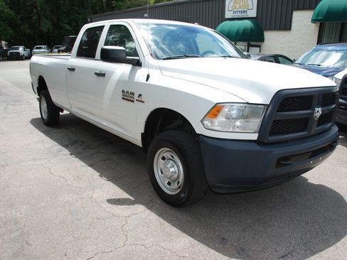 Used 2016 RAM 2500 ST image 2