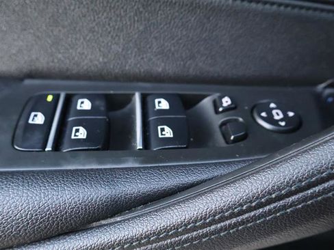 Used 2018 BMW 530i xDrive image 28