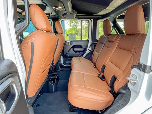 Used 2021 Jeep Wrangler Unlimited image 11