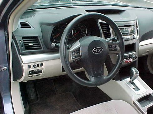 Used 2014 Subaru Legacy 2.5i image 16