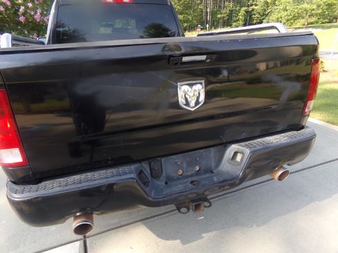 Used 2012 RAM 1500 2WD Quad Cab ST image 11
