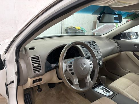 Used 2012 Nissan Altima Sedan FWD image 10