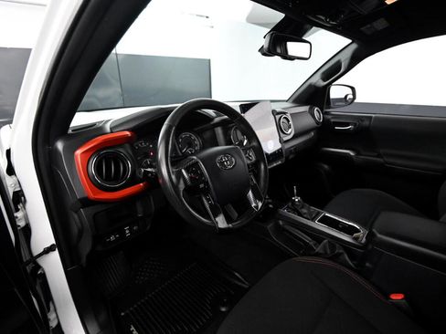 Used 2019 Toyota Tacoma TRD Off-Road image 41