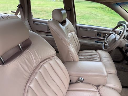 Used 1996 Buick Roadmaster Estate image 21