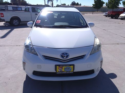 Used 2012 Toyota Prius V image 5