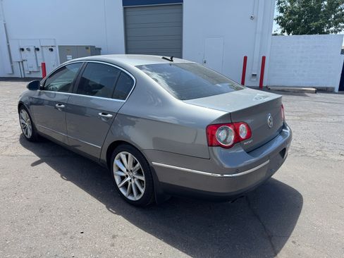 Used 2006 Volkswagen Passat VR6 AWD/4WD image 3