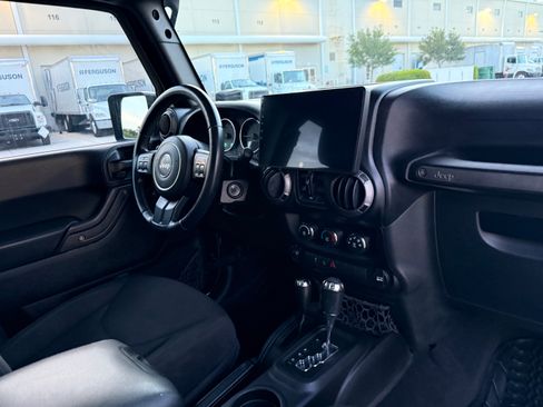 Used 2015 Jeep Wrangler 4WD Unlimited Sport image 77