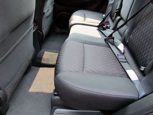 Used 2018 Nissan Rogue AWD image 19