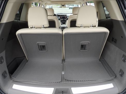 Used 2022 Cadillac XT6 AWD Premium Luxury image 36