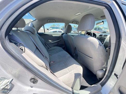 Used 2011 Toyota Corolla LE FWD image 18