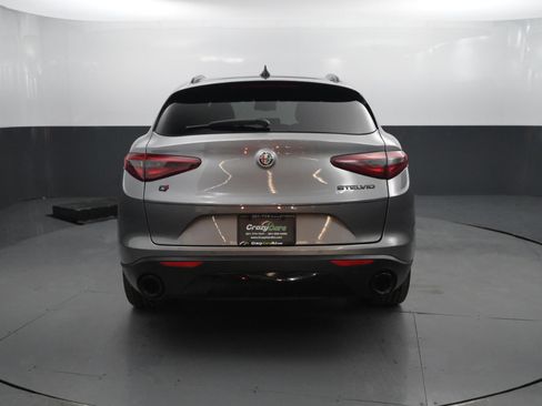 Used 2019 Alfa Romeo Stelvio Ti image 4