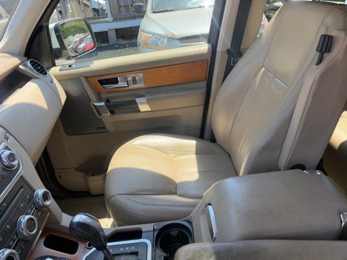 Used 2011 Land Rover LR4 HSE LUX AWD/4WD image 10