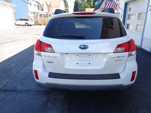 Used 2013 Subaru Outback 2.5i Premium image 10
