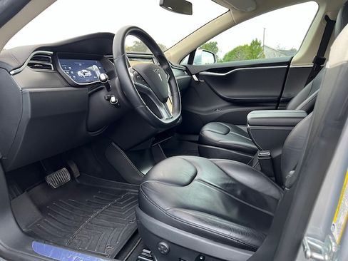 Used 2015 Tesla Model S 60 image 13