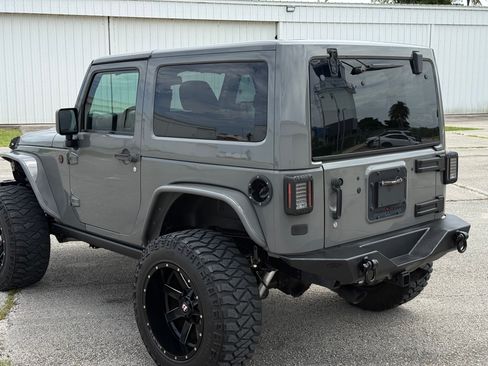 Used 2016 Jeep Wrangler 75th Anniversary AWD/4WD image 37