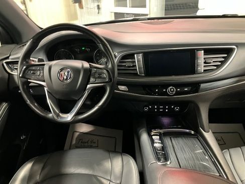 Used 2023 Buick Enclave Essence image 27
