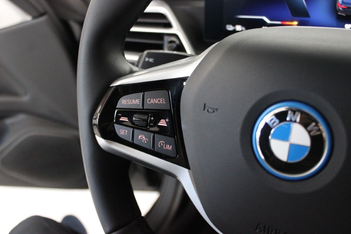 Used 2025 BMW i4 eDrive40 RWD image 26