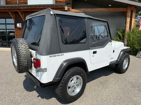 Used 1991 Jeep Wrangler 4WD S image 8