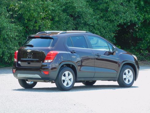 Used 2020 Chevrolet Trax FWD LT w/ 1LT image 6