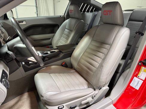 Used 2007 Ford Mustang GT Deluxe RWD image 18