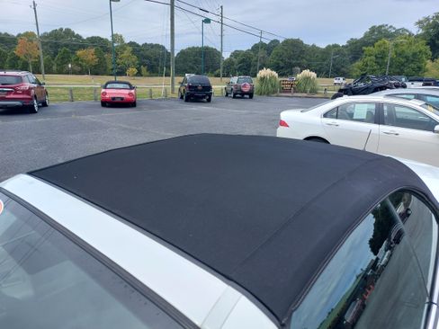 Used 2011 Chrysler 200 Touring image 14