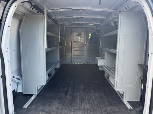 Used 2020 Chevrolet Express 2500 UNAVAIL RWD image 3