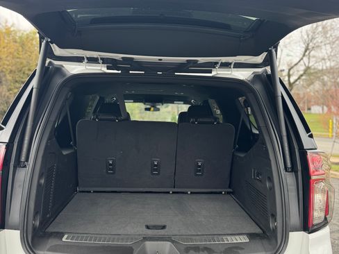 Used 2022 Chevrolet Suburban Premier image 16