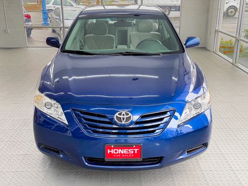 Used 2007 Toyota Camry LE image 1