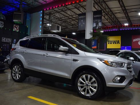 Used 2017 Ford Escape Titanium image 13