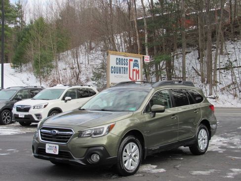 Used 2019 Subaru Outback 2.5i Premium image 1