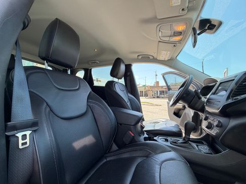 Used 2019 Jeep Cherokee Latitude image 29