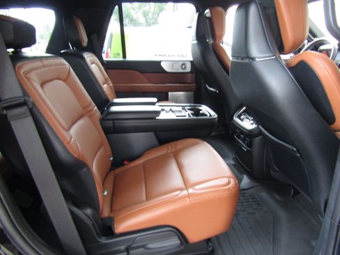 Used 2020 Lincoln Navigator 2WD Reserve image 13