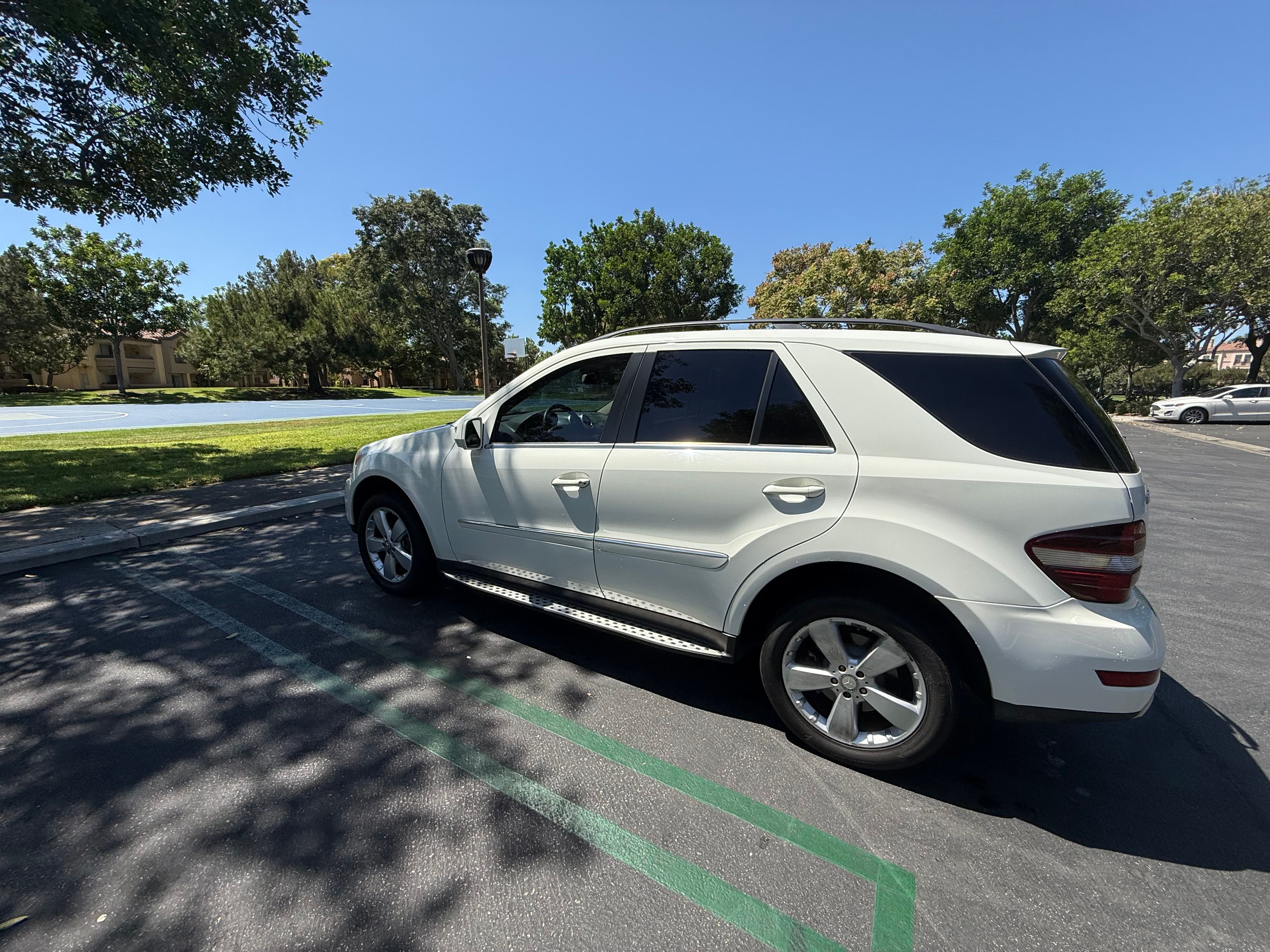 Used 2010 Mercedes-Benz ML 350 2WD image 3