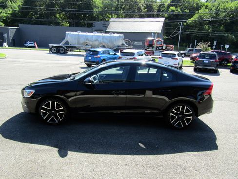 Used 2018 Volvo S60 T5 Dynamic AWD image 5