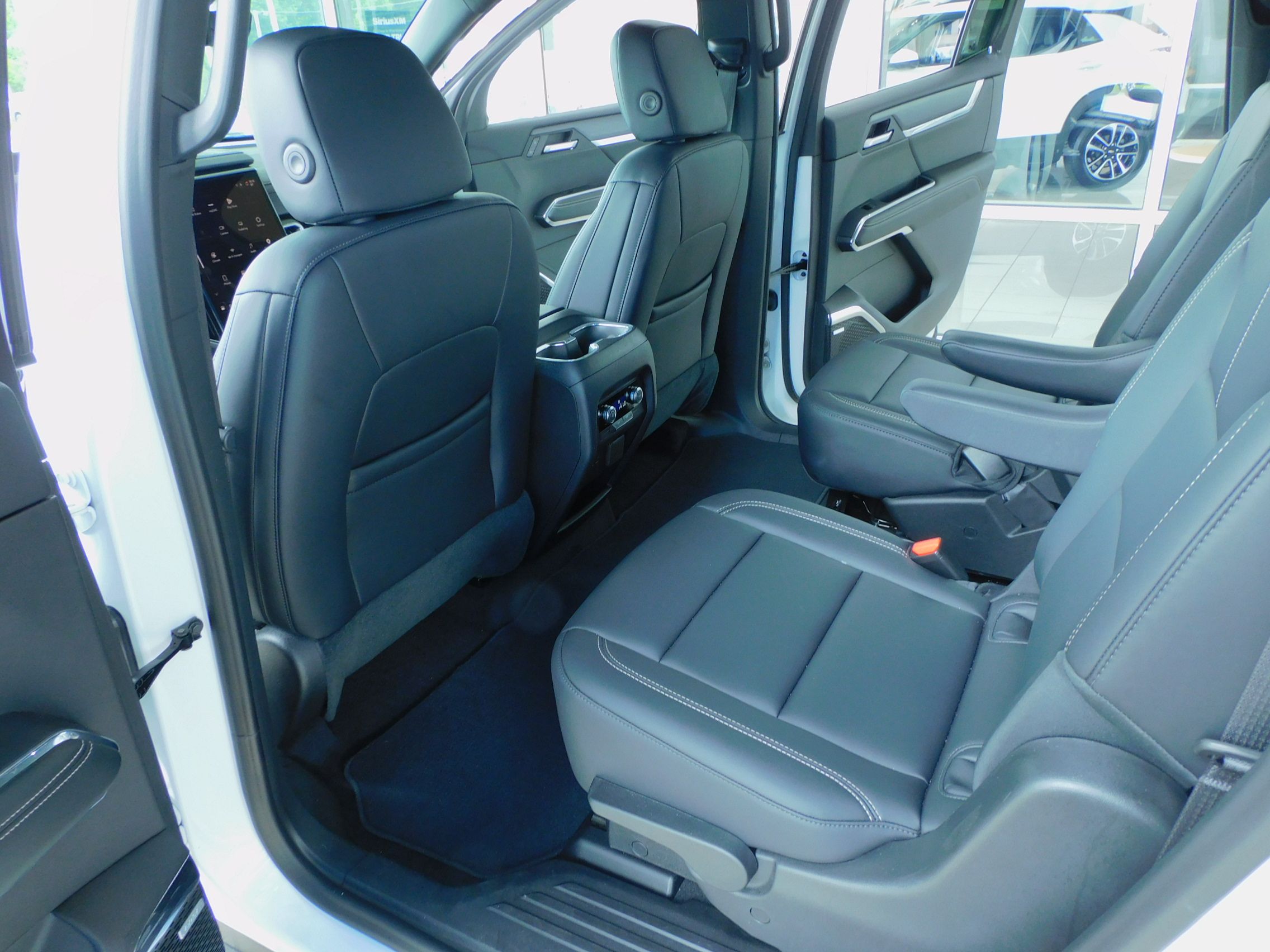 Used 2026 GMC Acadia FWD Elevation image 19