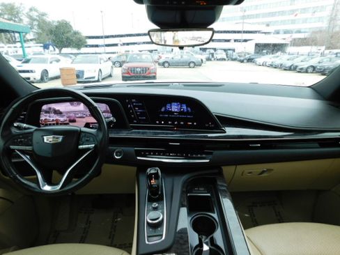 Used 2021 Cadillac Escalade ESV Premium Luxury image 15