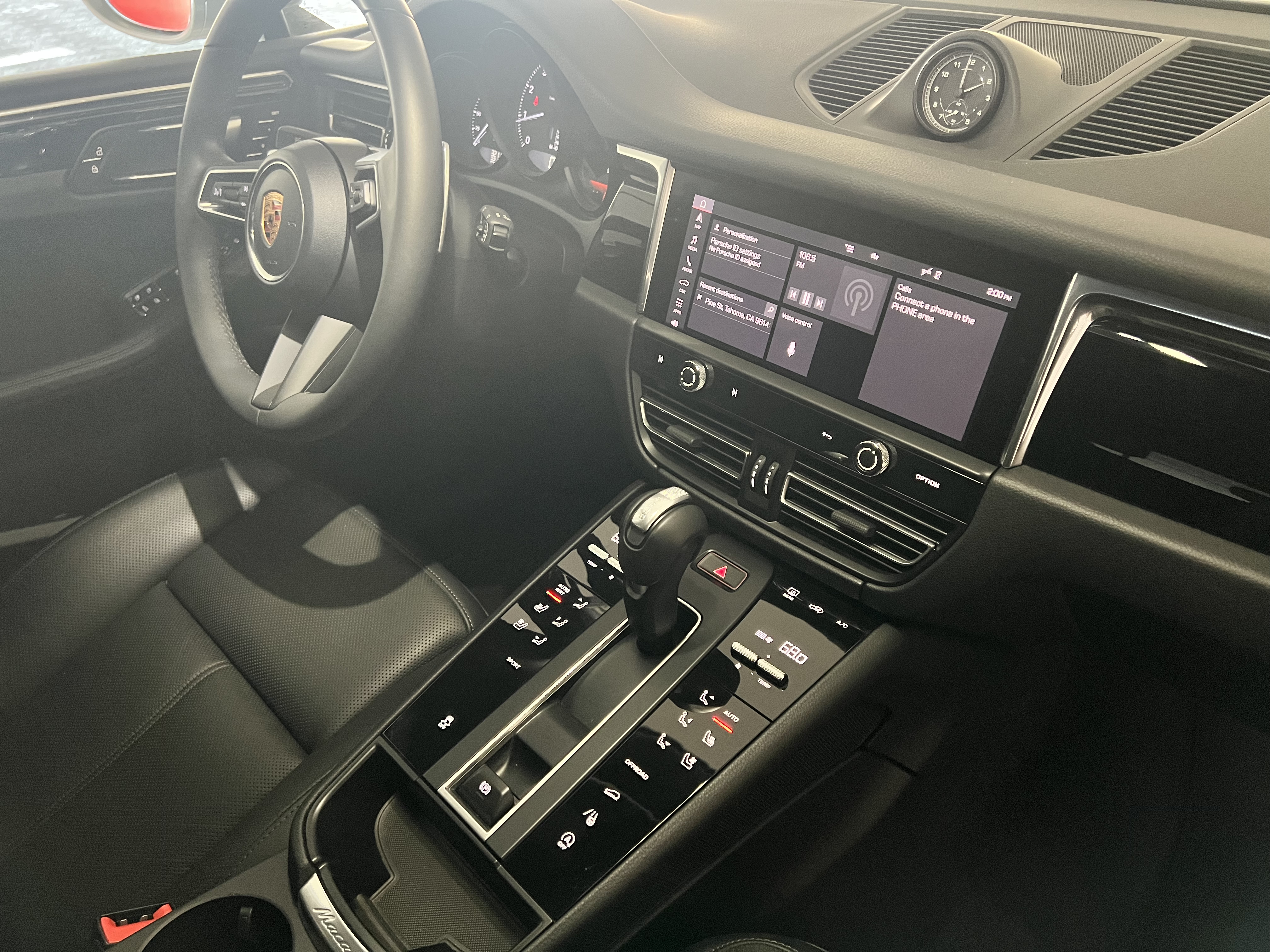 Used 2026 Porsche Macan UNAVAIL AWD/4WD image 15