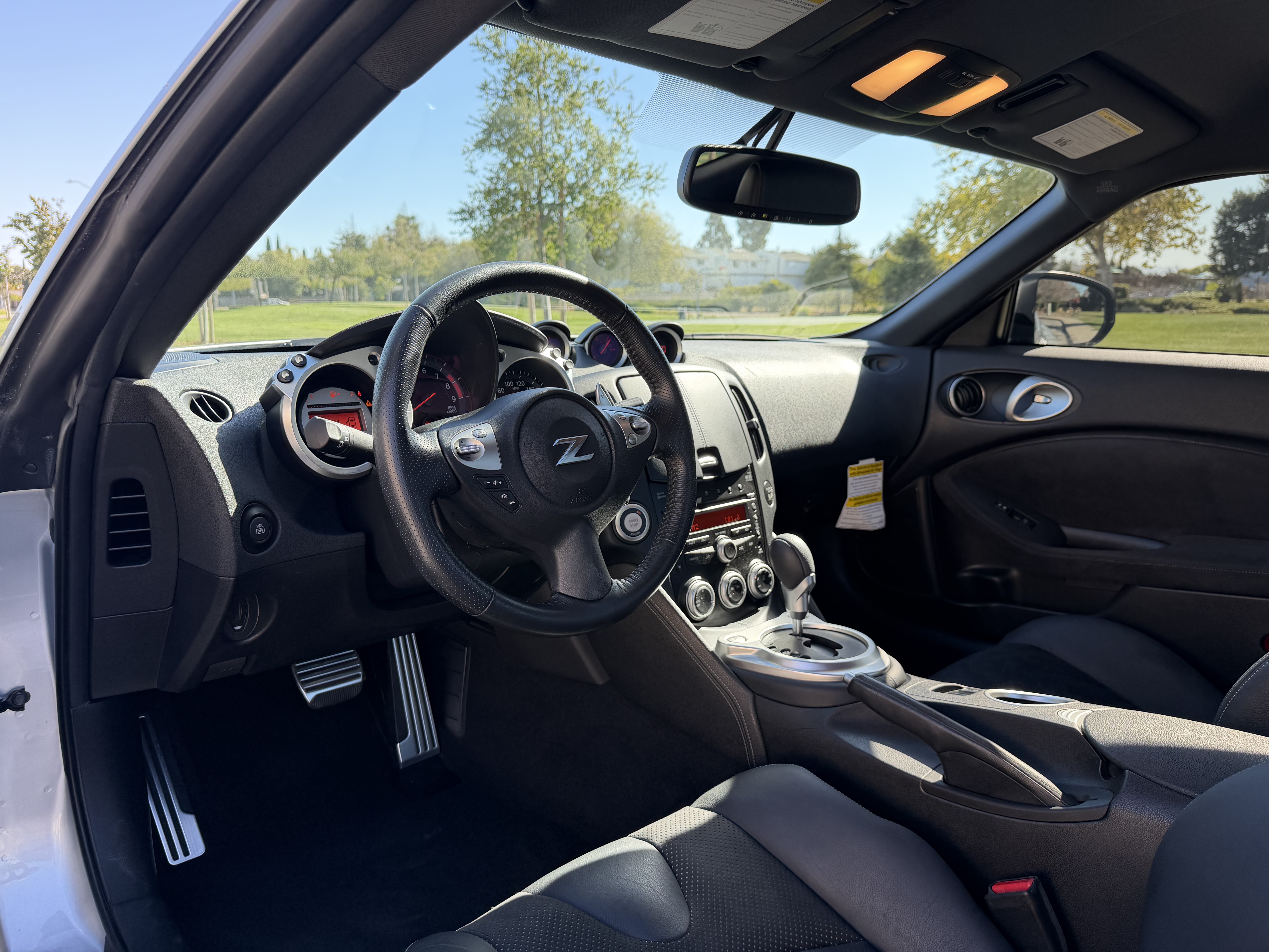 Used 2009 Nissan 370Z Coupe RWD image 17