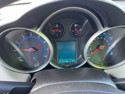 Used 2016 Chevrolet Cruze LS image 8