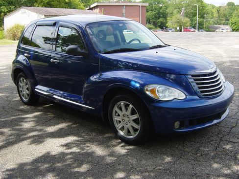 Used 2010 Chrysler PT Cruiser image 4